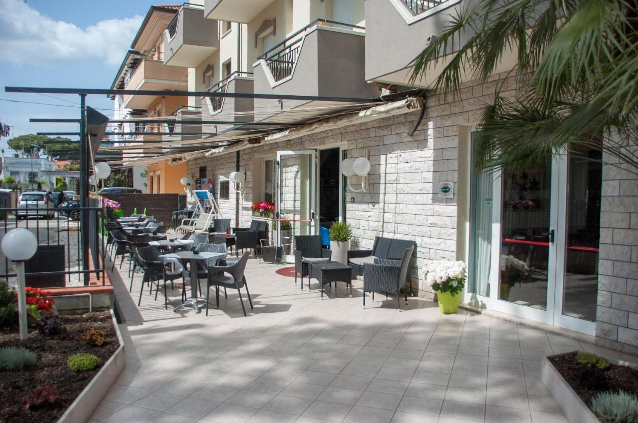 Albergo Villa Miraggio Rímini Exterior foto